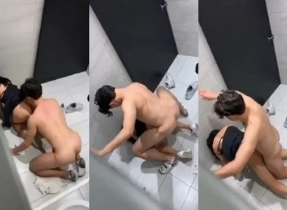 Hai người trong WC quán bar quan hệ nhau ngay trong nhà vệ sinh